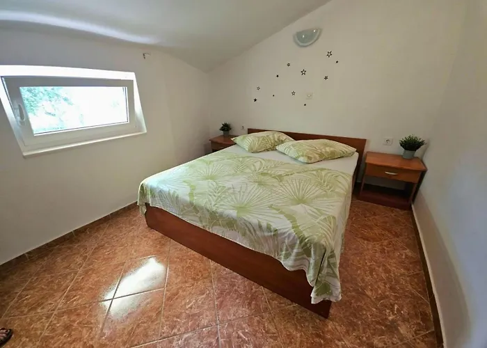 With Parking Space Supetarska Draga - Gornja, Rab - 13645 Apartment *