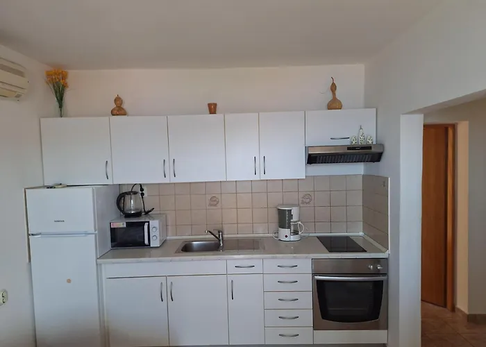 Apartment With Parking Space Supetarska Draga - Gornja, Rab - 13645 Rab Town