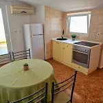 With Parking Space Supetarska Draga - Gornja, Rab - 13645 شقة