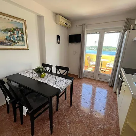With Parking Space - Gornja, Rab - 13645 Apartmán Supetarska Draga