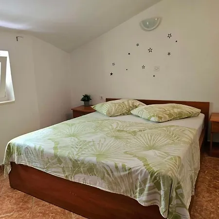 With A Parking Space Supetarska Draga - Gornja, Rab - 13645 Appartamento Rab Town
